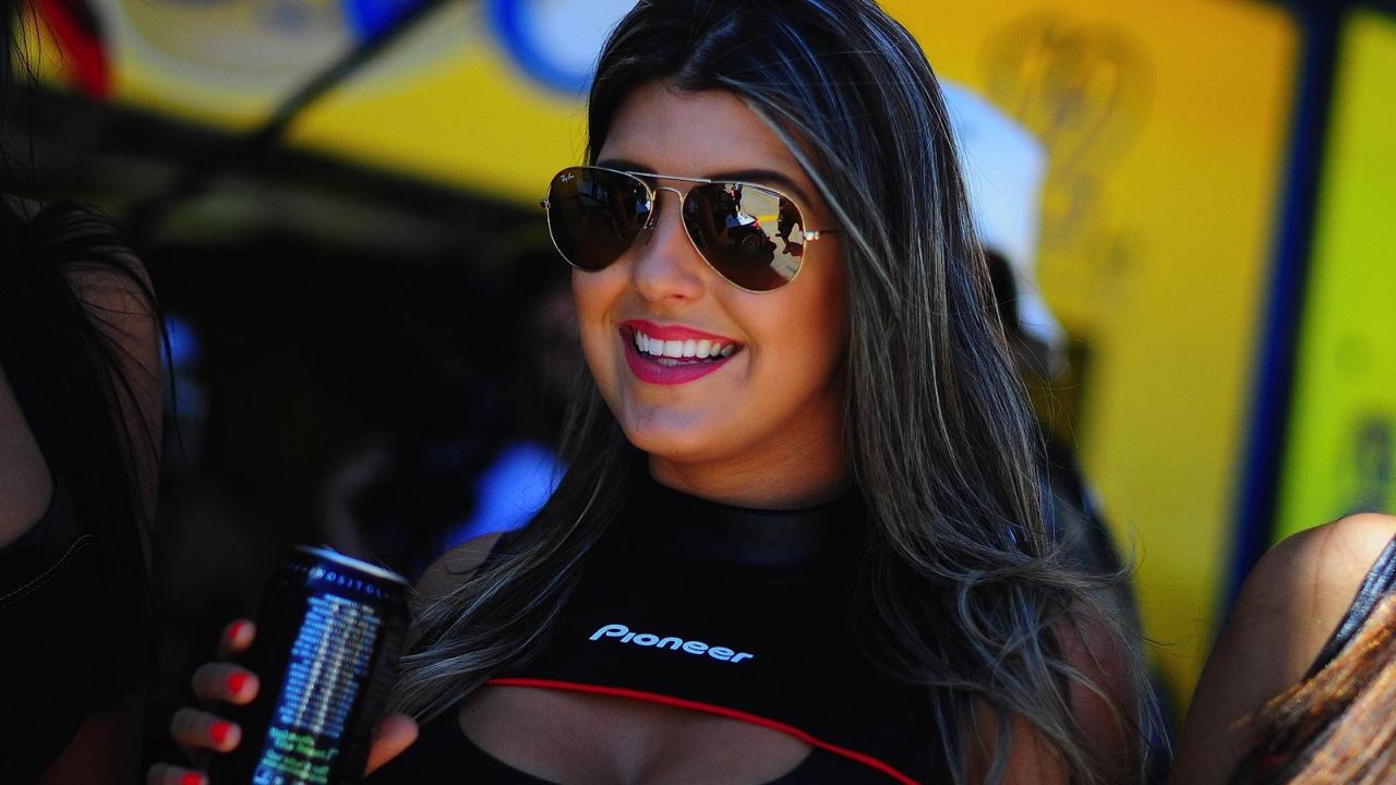 Grid Girls - sierpie 2015