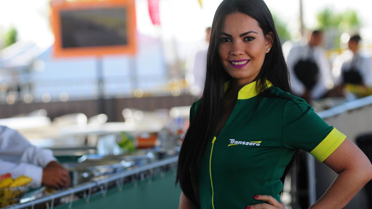 Grid Girls - sierpie 2015