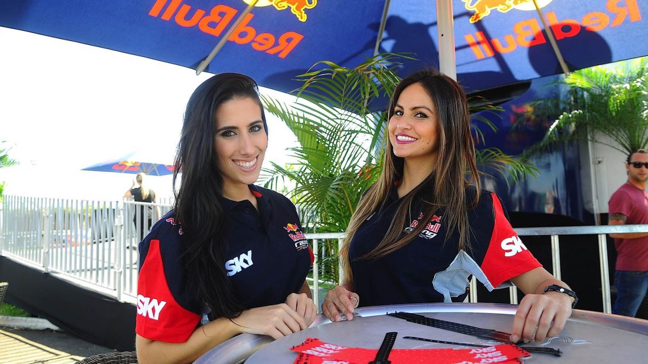 Grid Girls - sierpie 2015