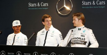 Mercedes daje Hamiltonowi i Rosbergowi większą swobodę we...