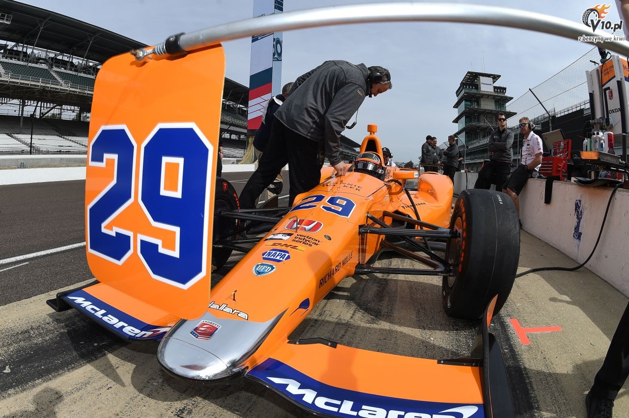 Alonso testował przed debiutem w Indianapolis 500, z marszu zaliczył wymagany program