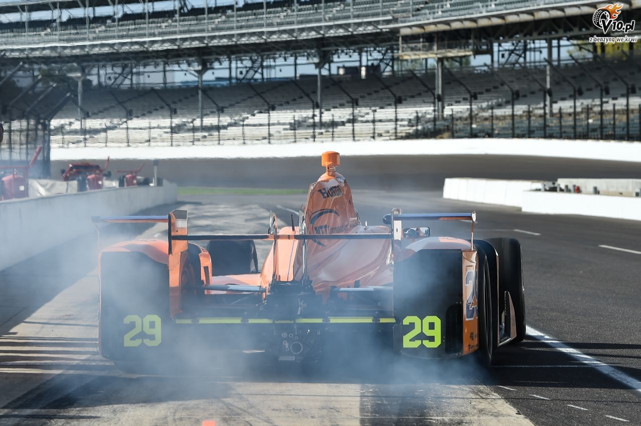 Alonso testowa przed debiutem w Indianapolis 500, z marszu zaliczy wymagany program