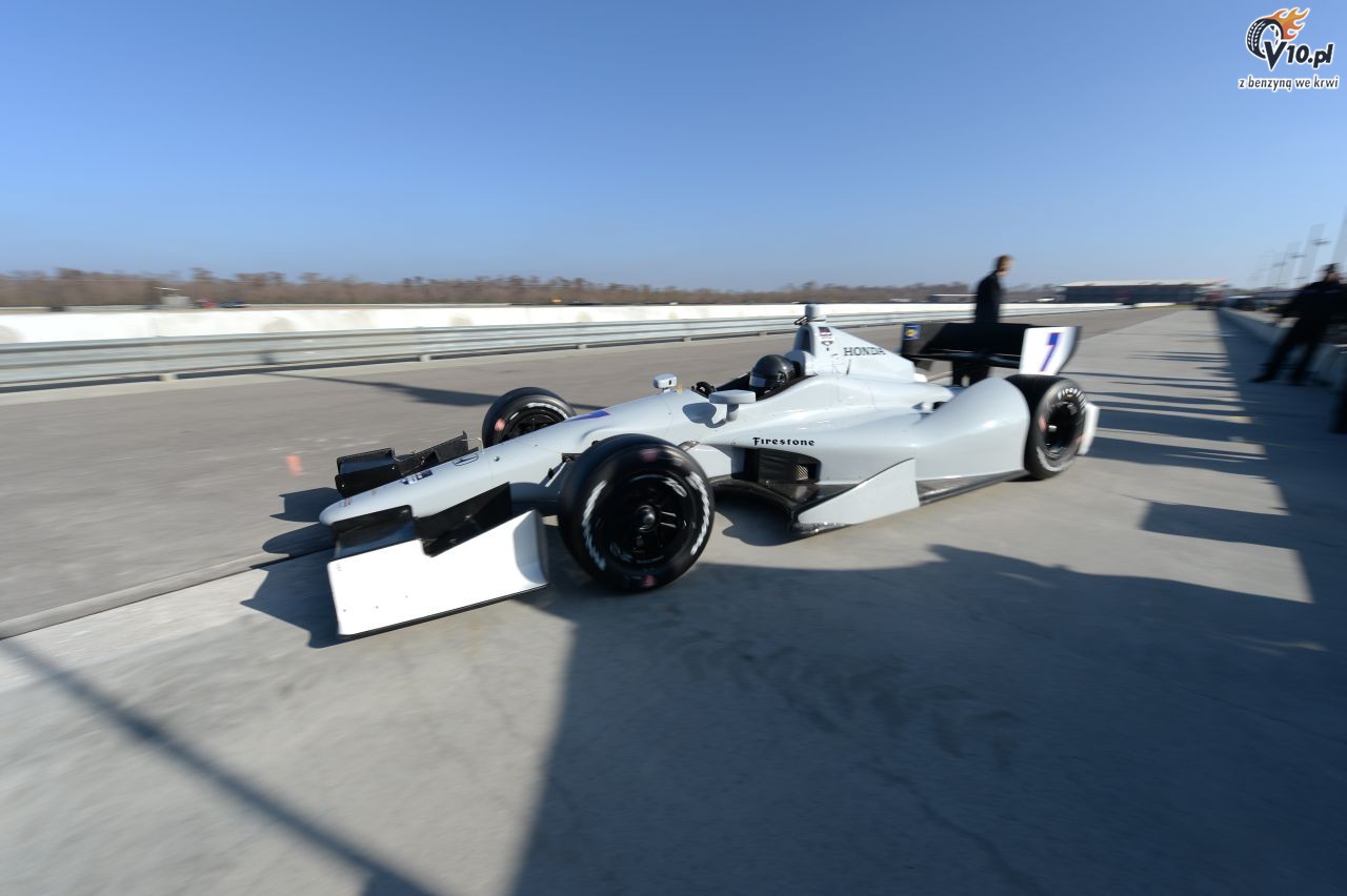 Jakes wraca do IndyCar jako kierowca Schmidt Peterson