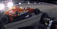 Ostra walka Karama i Carpentera podczas wycigu IndyCar na owalu w Iowa