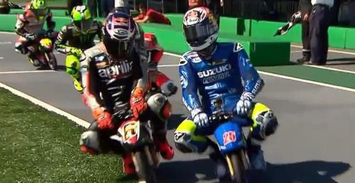 Asy MotoGP przesiadły się na mini motocykle