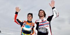 Fernando Alonso dosiad motocykl MotoGP