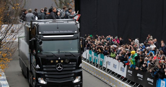 Mercedes - Stars & Cars 2014