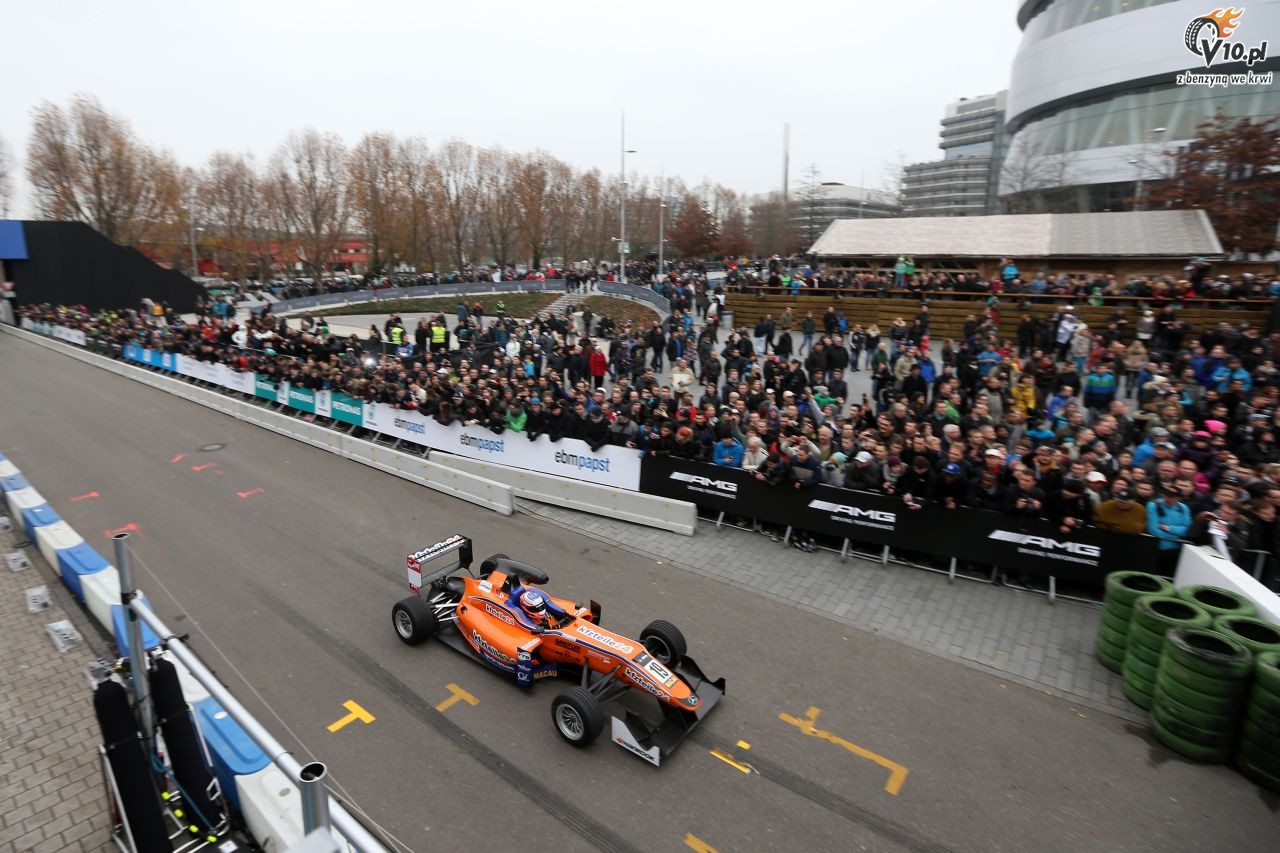 Mercedes - Stars & Cars 2014
