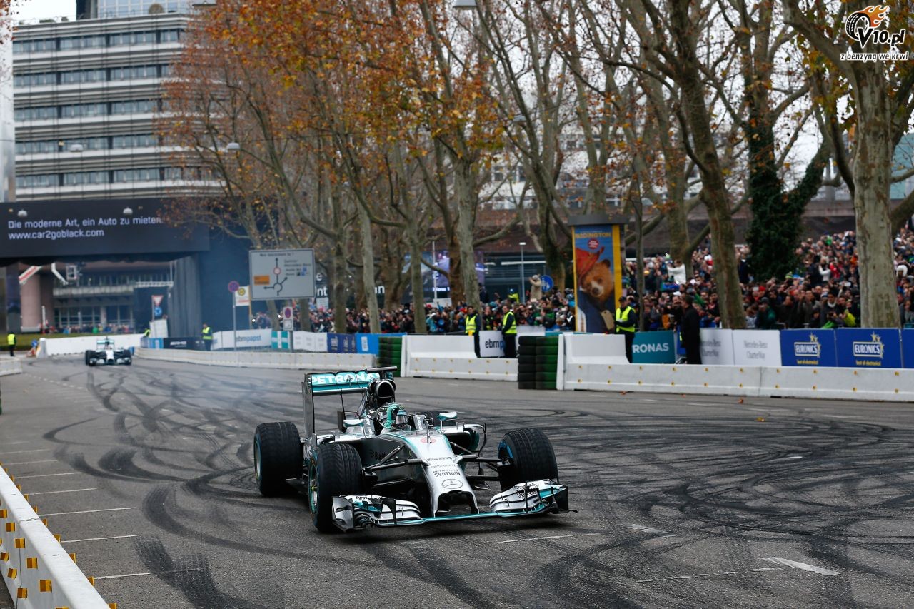 Mercedes - Stars & Cars 2014