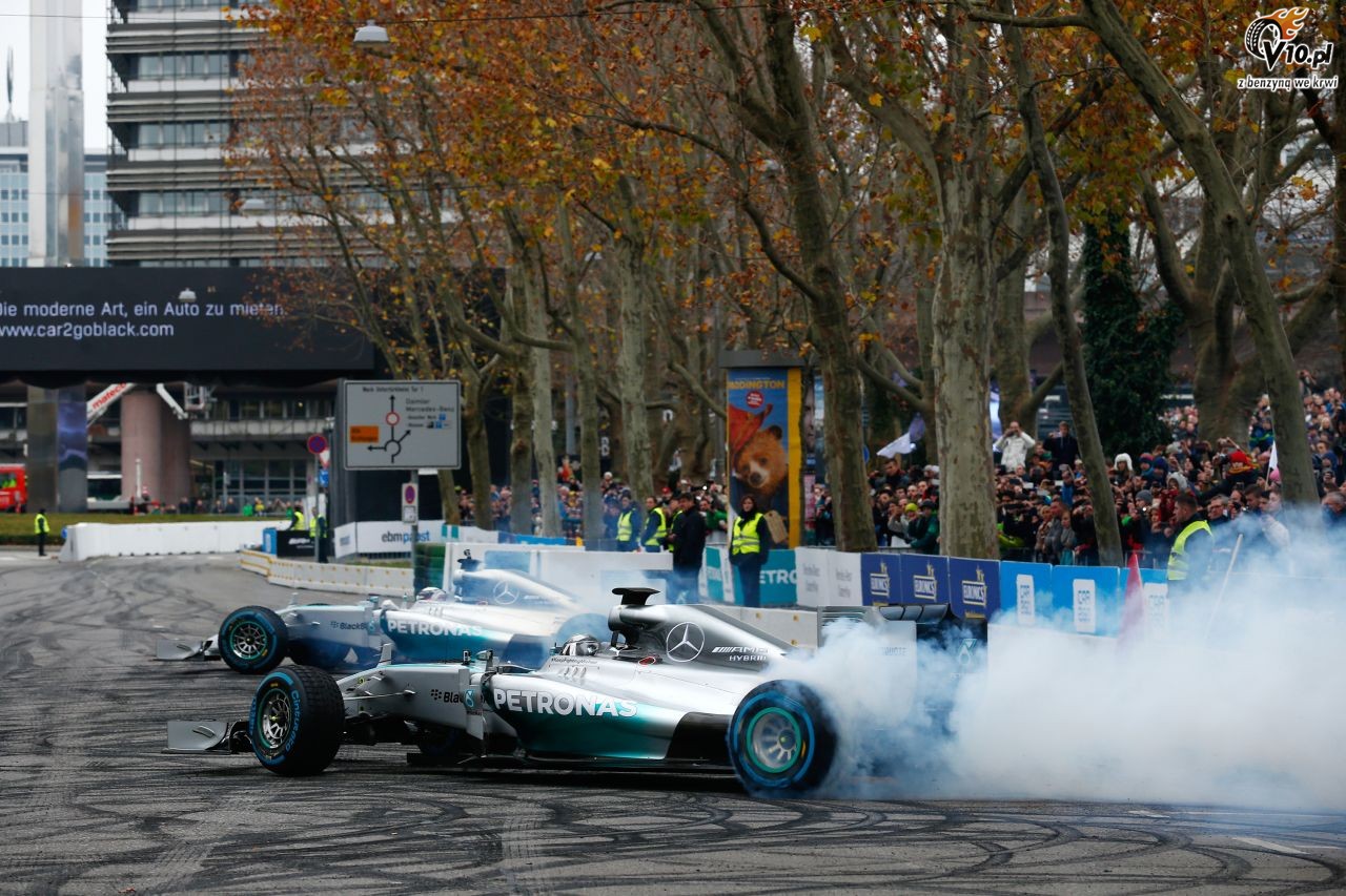 Mercedes - Stars & Cars 2014