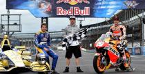 Motocykl MotoGP vs bolid IndyCar na torze Indianapolis