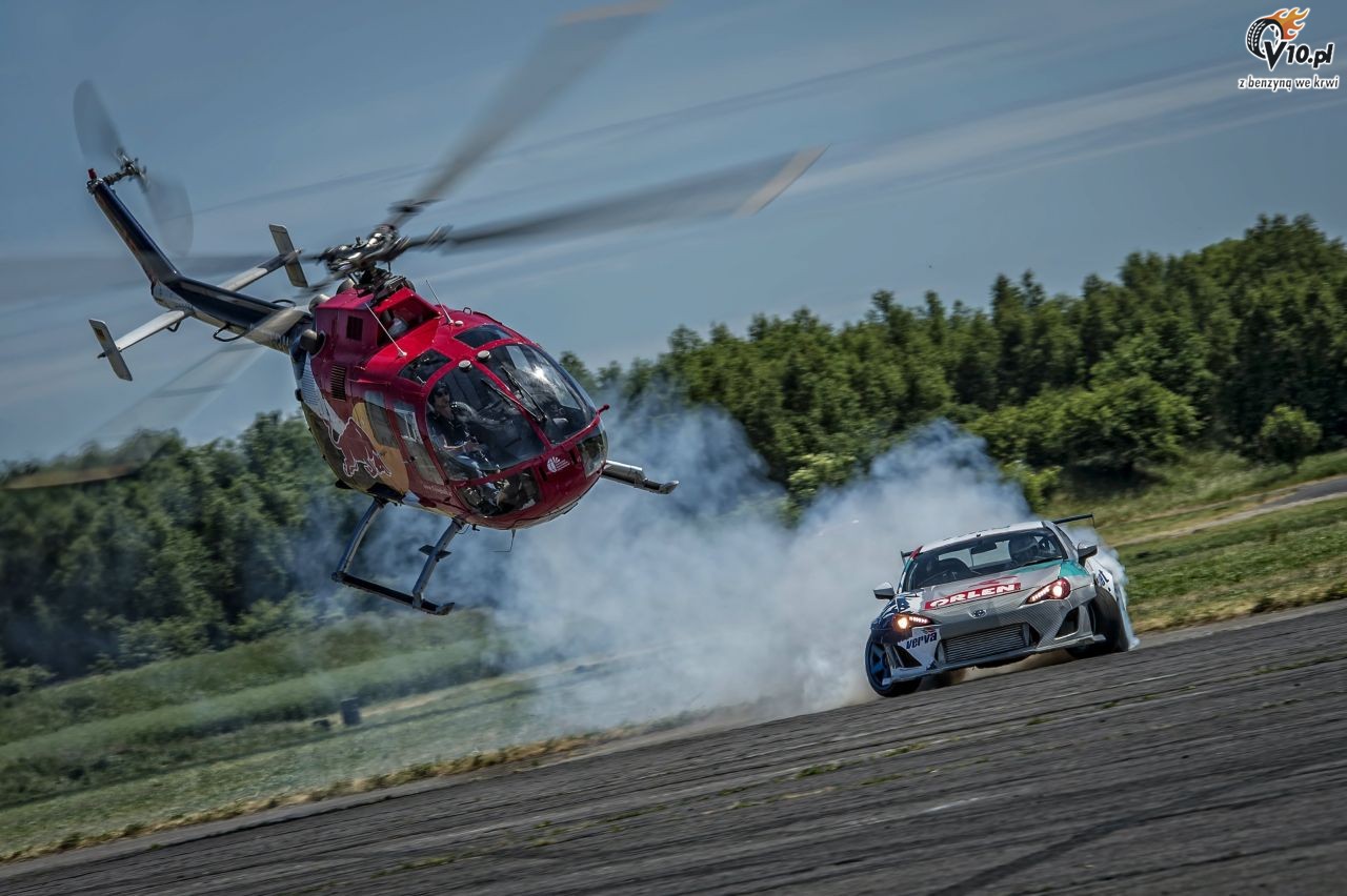 Kuba Przygoski, Felix Baumgartner i drifting z helikopterem na ogonie