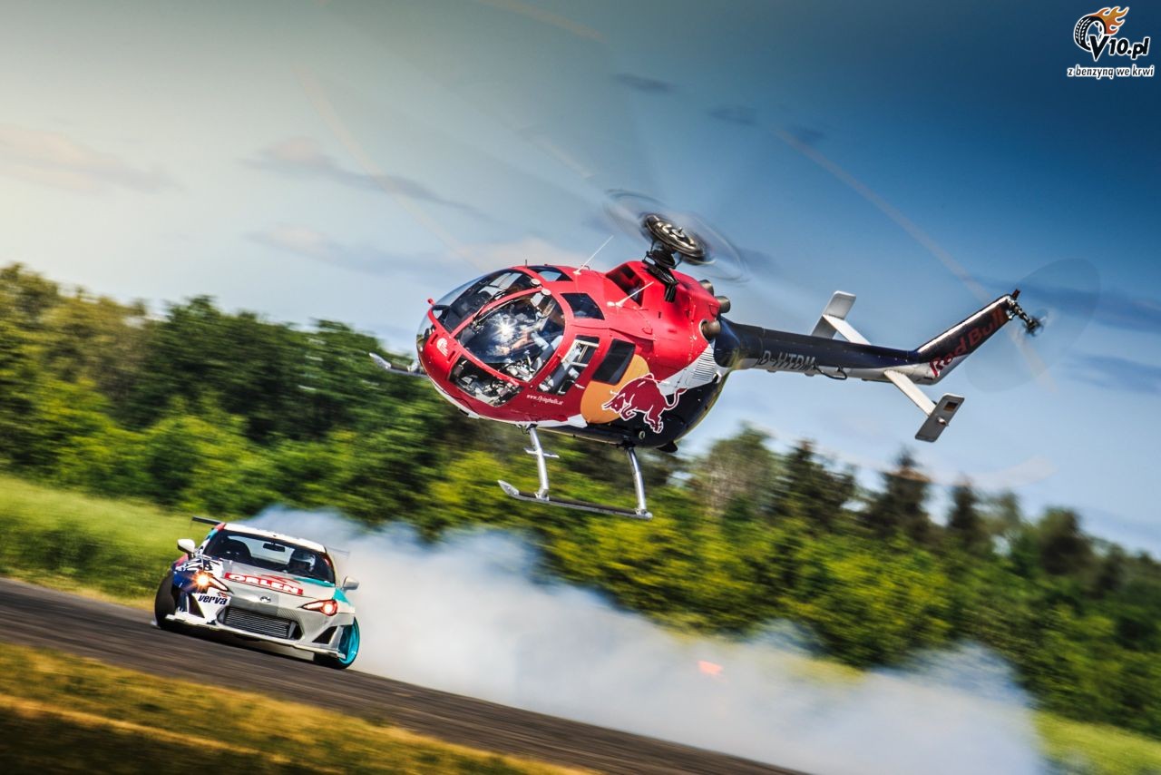 Kuba Przygoski, Felix Baumgartner i drifting z helikopterem na ogonie