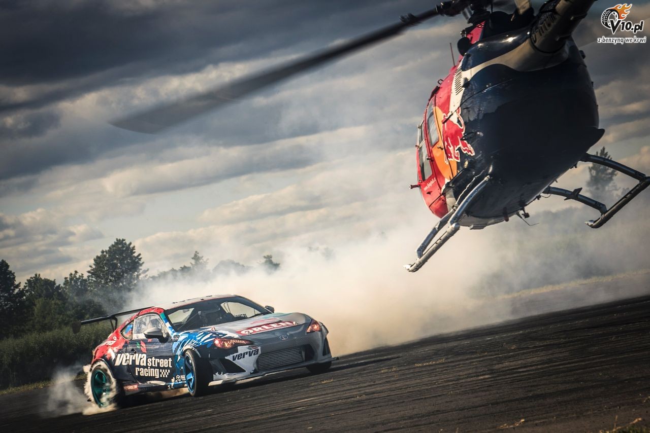 Kuba Przygoski, Felix Baumgartner i drifting z helikopterem na ogonie