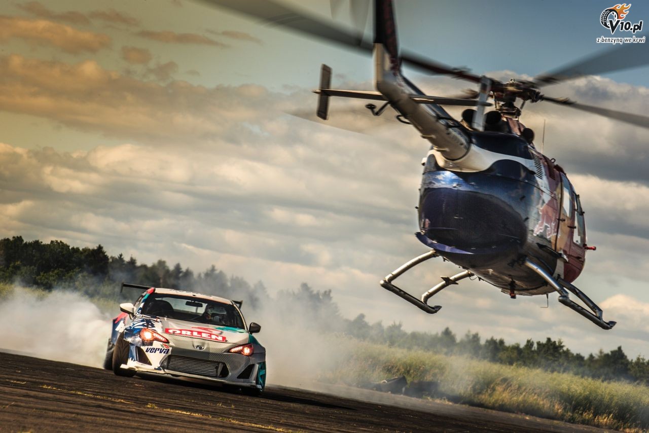 Kuba Przygoski, Felix Baumgartner i drifting z helikopterem na ogonie