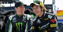 Valentino Rossi konkurencyjny w samochodzie NASCAR