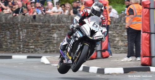 Wideo: Okrenie na Isle of Man TT w czasie poniej 17 minut