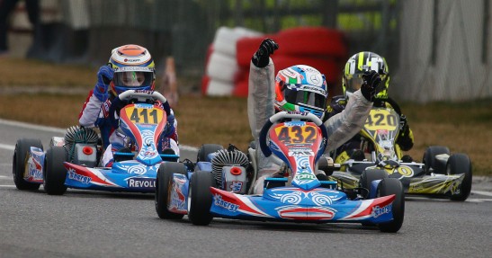 11-letni Karol Pasiewicz na podium kartingowego Winter Cup