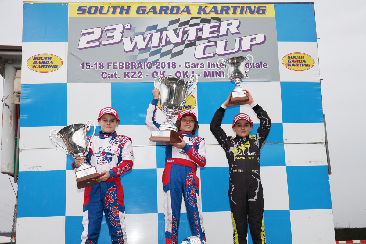11-letni Karol Pasiewicz na podium kartingowego Winter Cup
