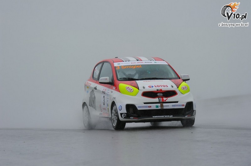 Kia Lotos Race: Śmigiel znów na pole position. Wygrał mokre kwalifikacje w Moście