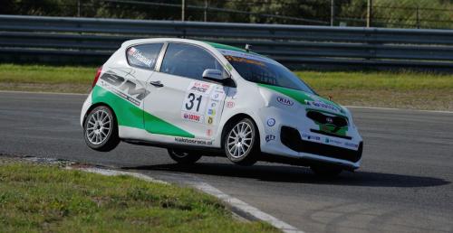 Kia Lotos Race: Runda na Zandvoort dla debiutanta Urbaniaka i starego wyjadacza Kostrzaka