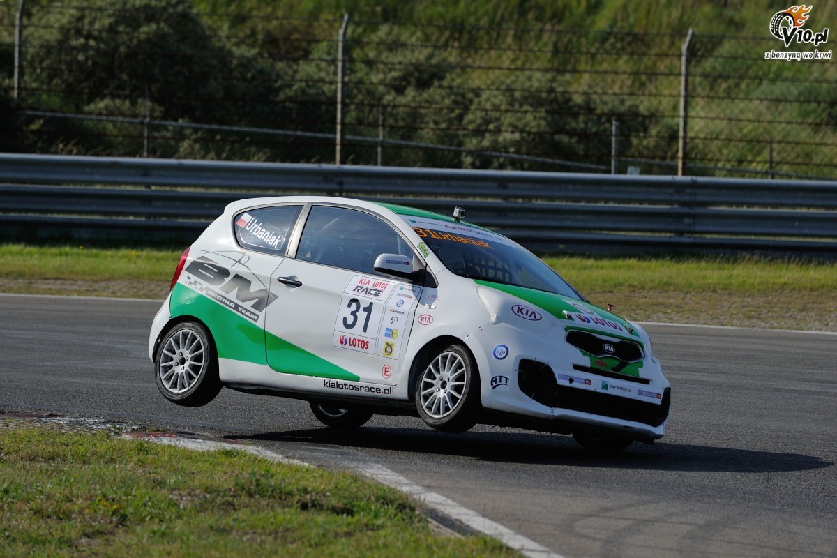 Kia Lotos Race: Runda na Zandvoort dla debiutanta Urbaniaka i starego wyjadacza Kostrzaka
