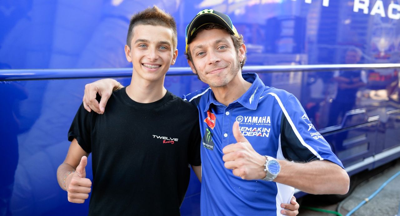 Valentino Rossi zakada zesp w Moto3