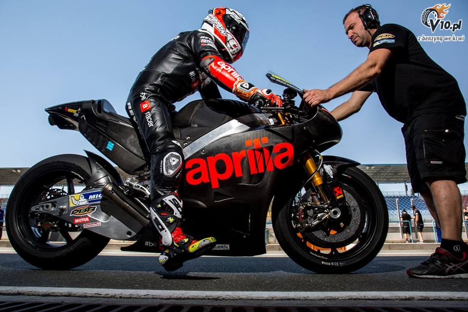 MotoGP: Zawodnicy Aprilii zawodoleni z nowego motocykla