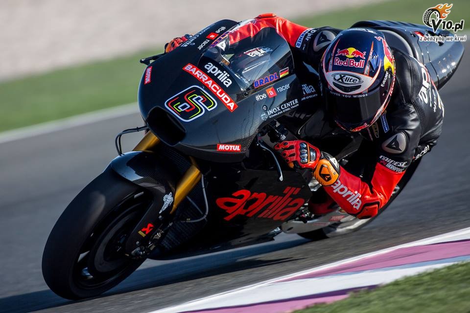 MotoGP: Zawodnicy Aprilii zawodoleni z nowego motocykla