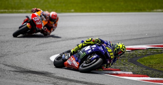 Valentino Rossi przed Markiem Marquezem