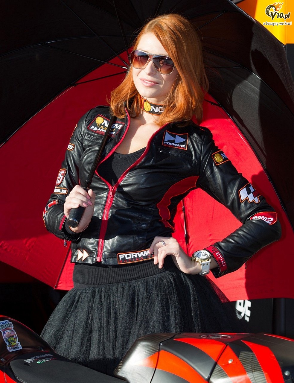 MotoGP 2012: Grid Girls z padoku toru Aragon - foto i wideo