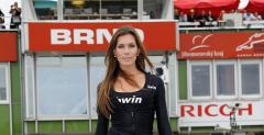 MotoGP 2012: Grid Girls z padoku toru Brno - foto i wideo