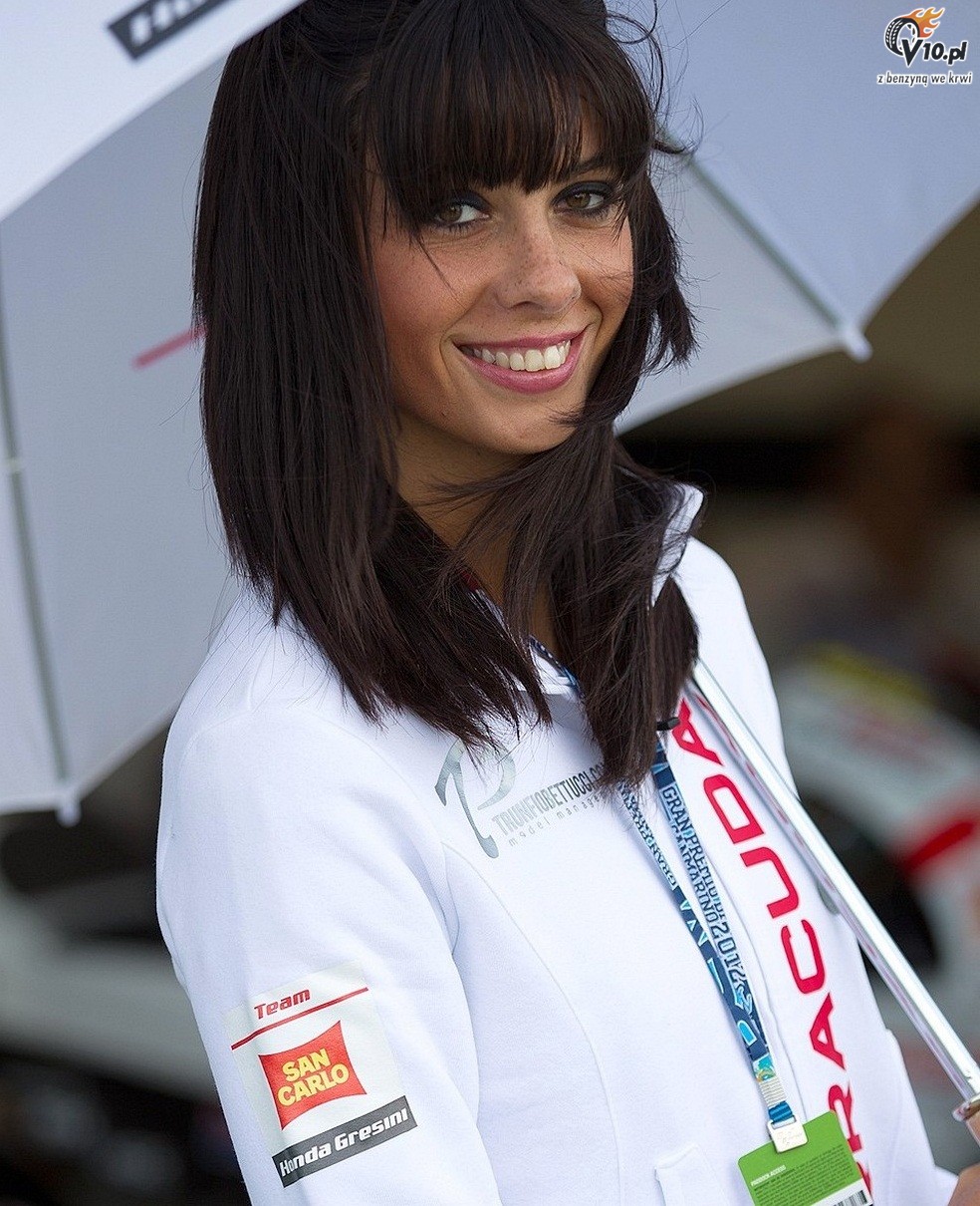 MotoGP 2012: Grid Girls z padoku toru Misano - foto i wideo