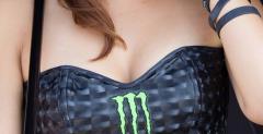 MotoGP 2012: Grid Girls z padoku japoskiego toru Motegi - foto i wideo