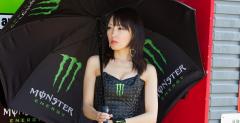 MotoGP 2012: Grid Girls z padoku japoskiego toru Motegi - foto i wideo