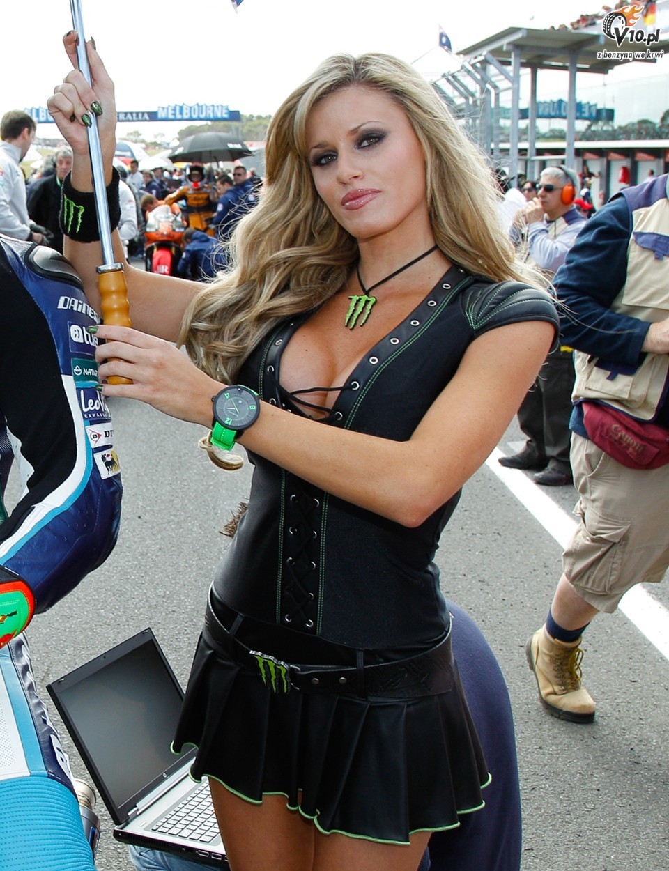 MotoGP 2012: Grid Girls z padoku australijskiego toru Phillip Island - foto i wideo