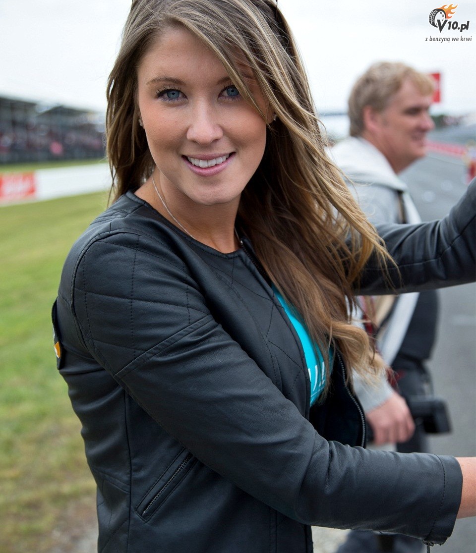 MotoGP 2012: Grid Girls z padoku australijskiego toru Phillip Island - foto i wideo
