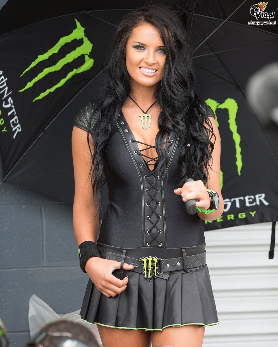 MotoGP 2012: Grid Girls z padoku australijskiego toru Phillip Island - foto i wideo
