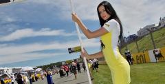 MotoGP 2012: Grid Girls z padoku toru Sachsenring - foto i wideo