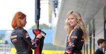 MotoGP 2012: Grid Girls z padoku toru Silverstone - foto i wideo