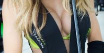 MotoGP 2012: Grid Girls z padoku toru Silverstone - foto i wideo