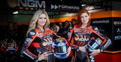 MotoGP 2012: Grid Girls z padoku w Walencji - foto i wideo