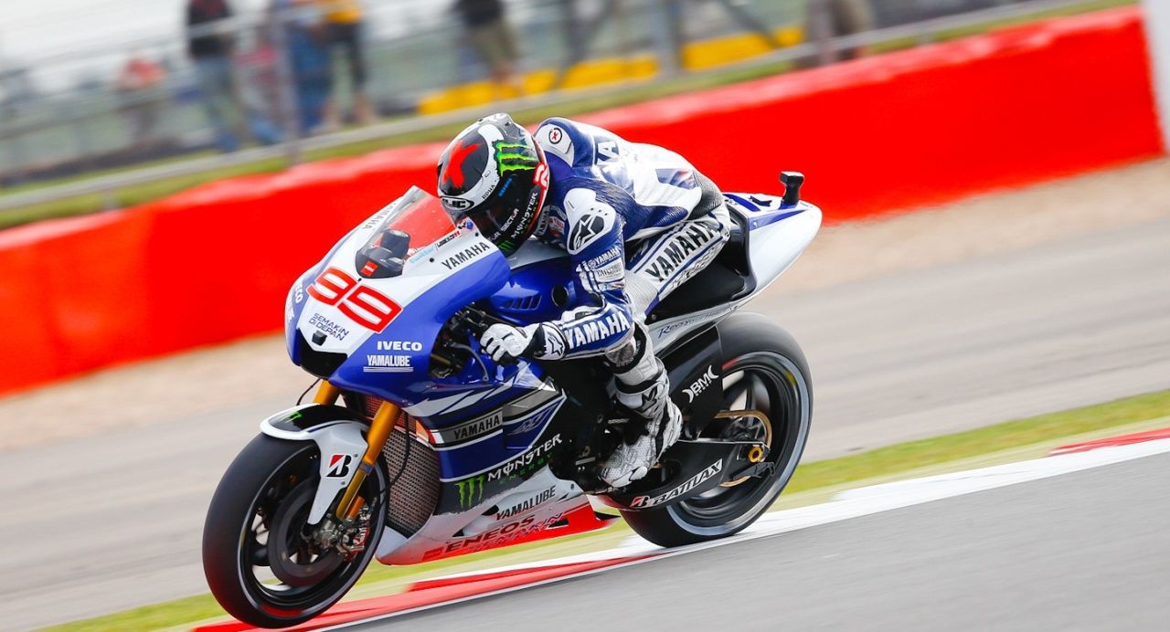 MotoGP: Lorenzo pokona kontuzjowanego Marqueza w epickim spektaklu na Silverstone