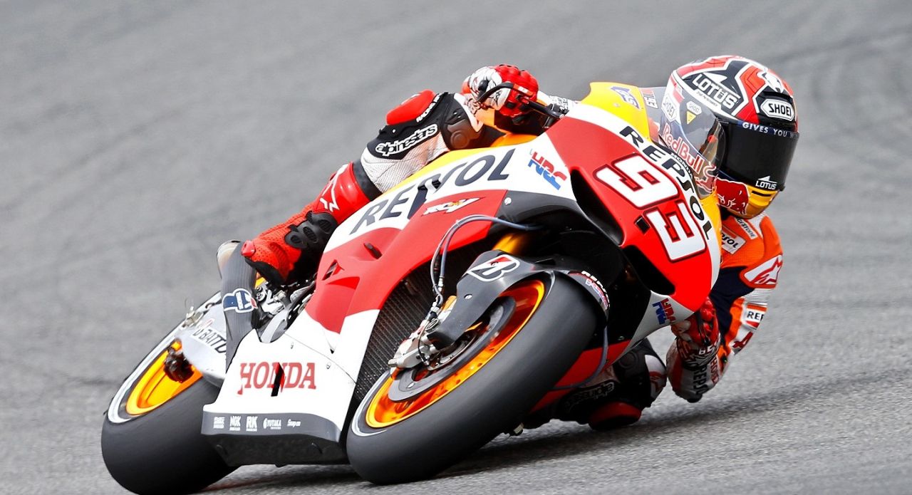 MotoGP: Lorenzo pokona kontuzjowanego Marqueza w epickim spektaklu na Silverstone