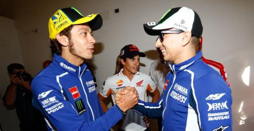 MotoGP: Valentino Rossi deklaruje pomoc dla Lorenzo w walce o tytu