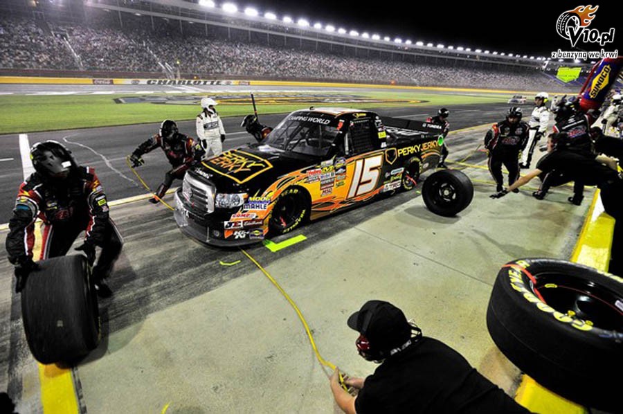 NASCAR: Raikkonen zaliczy poprawny debiut