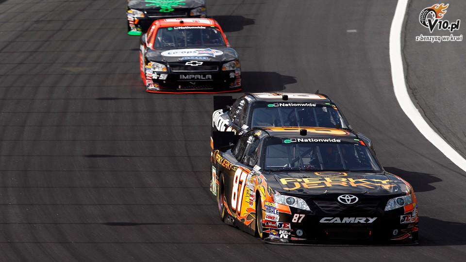 NASCAR: Raikkonen sporo... nabluzga w debiucie w Nationwide Series