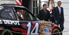 Wz NASCAR zaparkowa pod Biaym Domem. Obama chcia si przejecha