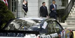 Wz NASCAR zaparkowa pod Biaym Domem. Obama chcia si przejecha