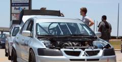 Wideo: Nowe nagrania z kamer pokładowych Mitsubishi Lancera Evo VIII spadającego w przepaść na Pikes Peak